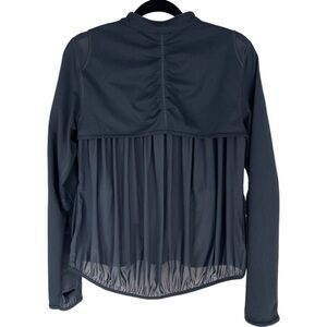 Under Armour Woman's Gray mesh back long sleeve full zip active jacket size L